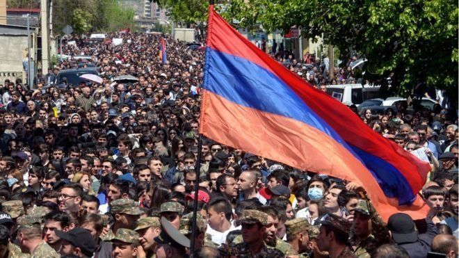 Протесты в Армении: демонстранты вновь перекрыли дороги