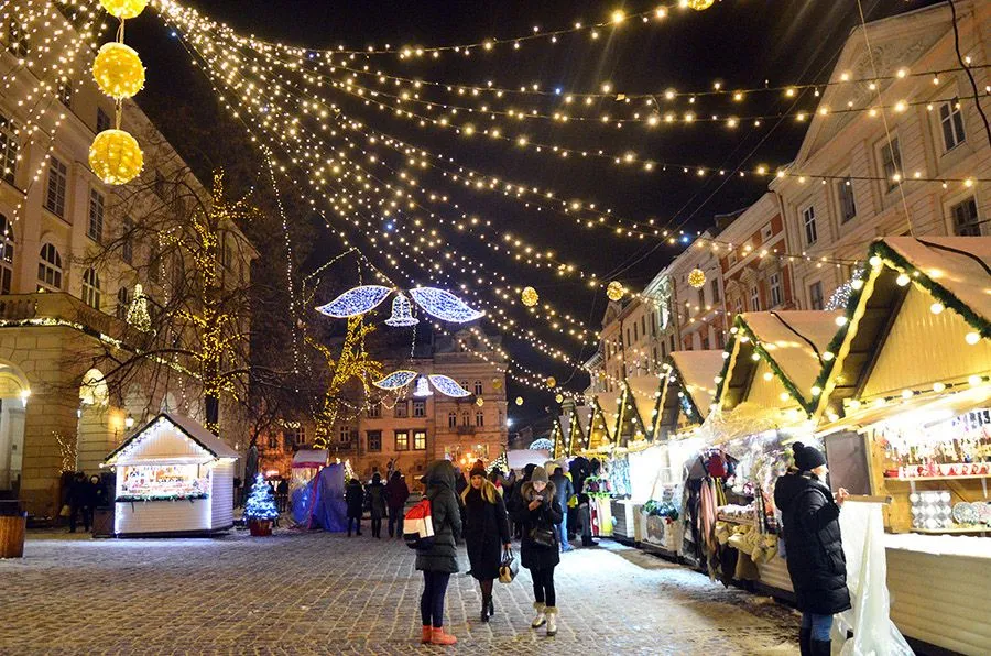 Площа Ринок у Львові взимку Площа Ринок у Львові взимку