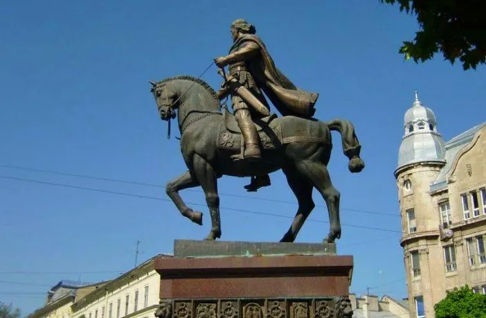Пам’ятник Данилу Галицькому Пам’ятник Данилу Галицькому