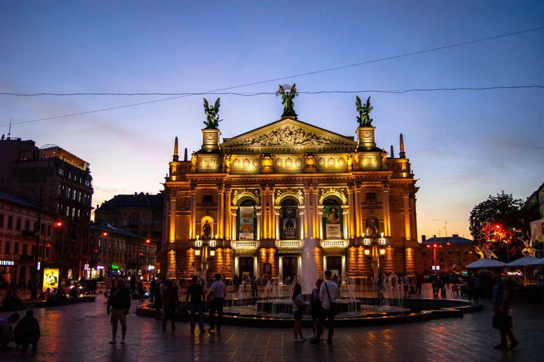 Львів, подорожі, Великдень у Львові 2021, куди піти, огляд парків і цікавих місць, Оперний театр Львів, подорожі, Великдень у Львові 2021, куди піти, огляд парків і цікавих місць, Оперний театр