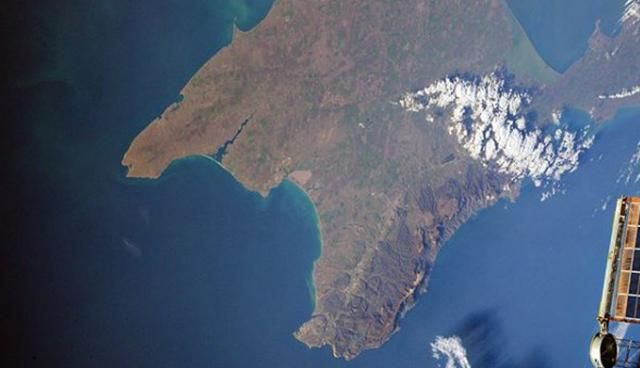 Як виглядає Кримський міст з космосу: у мережі показали захопливі фото Як виглядає Кримський міст з космосу: у мережі показали захопливі фото