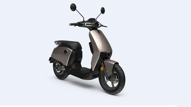 Xiaomi представила "умный" скутер, который дешевле iPhone Х Xiaomi представила "умный" скутер, который дешевле iPhone Х