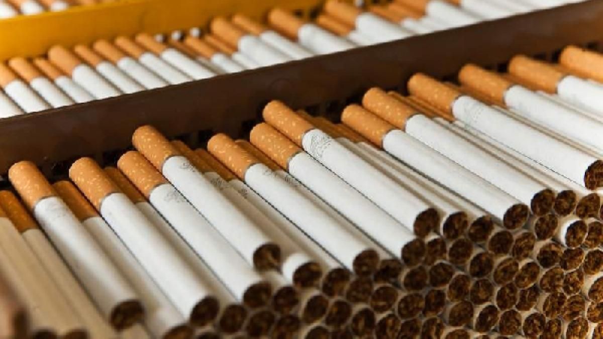 "Прима" за ціною "Мальборо": хто протягує в Раді закон про підвищення цін на цигарки