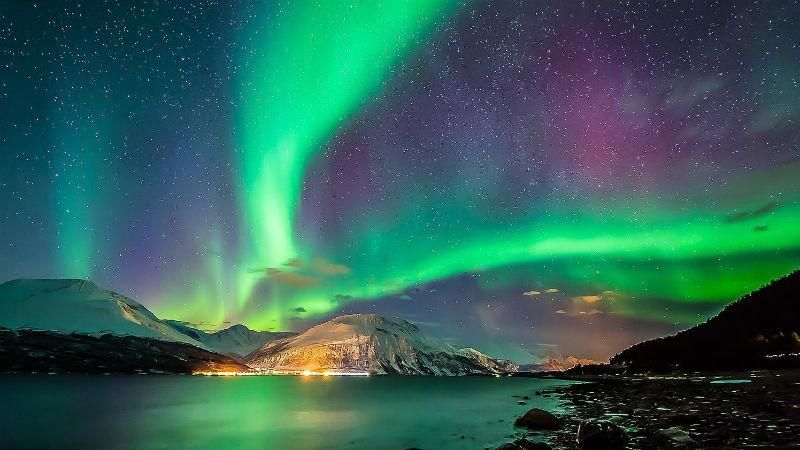 Неймовірний кадр: NASA показало чорно-біле фото полярного сяйва Неймовірний кадр: NASA показало чорно-біле фото полярного сяйва