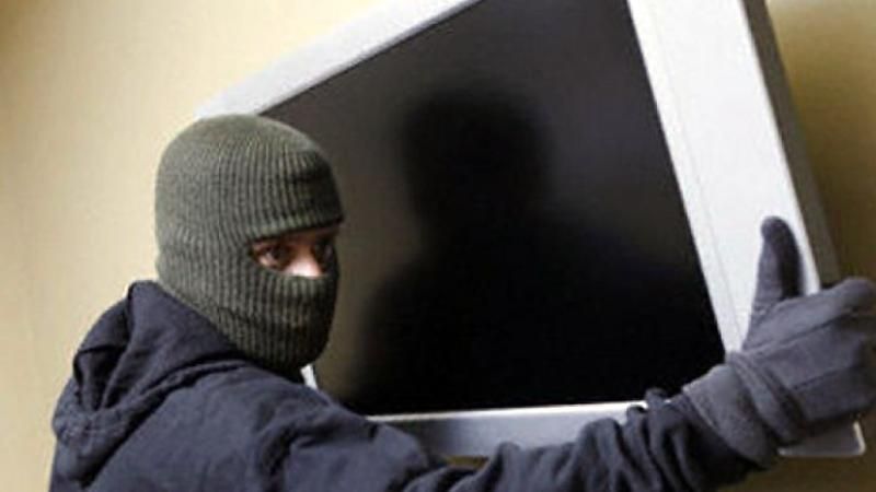 У Калуші клієнт готелю зняв номер і викрав телевізор У Калуші клієнт готелю зняв номер і викрав телевізор