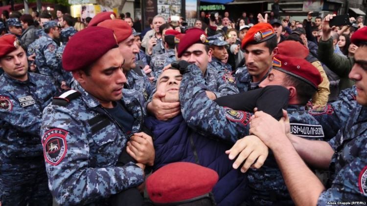 Експерт розповів, коли Росія "введе війська" у Вірменію Експерт розповів, коли Росія "введе війська" у Вірменію