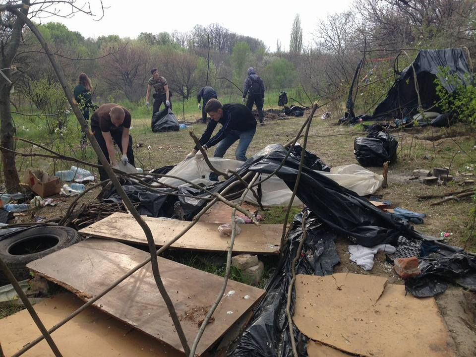 Националисты убрали территорию, где жили ромы