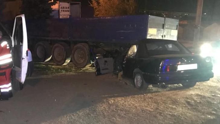 Пьяный водитель чудом выжил после серьезной аварии в Киеве