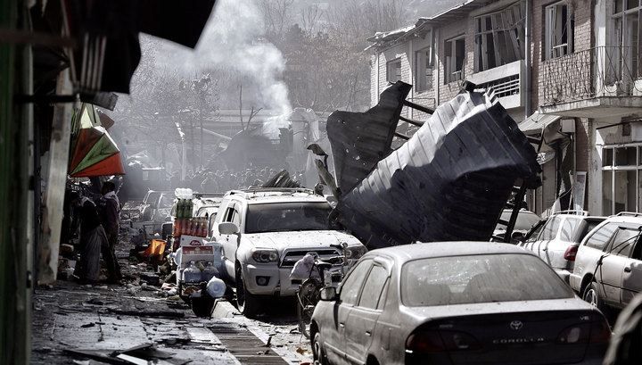 Біля військової бази в Афганістані підірвався смертник: є жертви Біля військової бази в Афганістані підірвався смертник: є жертви