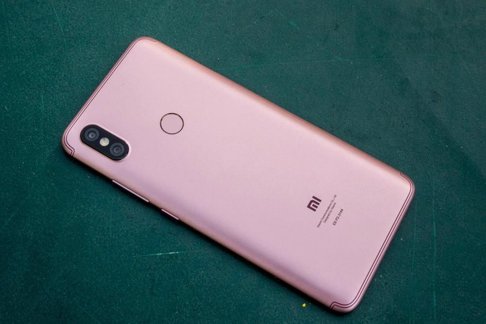 Бюджетний Xiaomi Redmi S2 з'явився на живих фото до офіційного анонсу