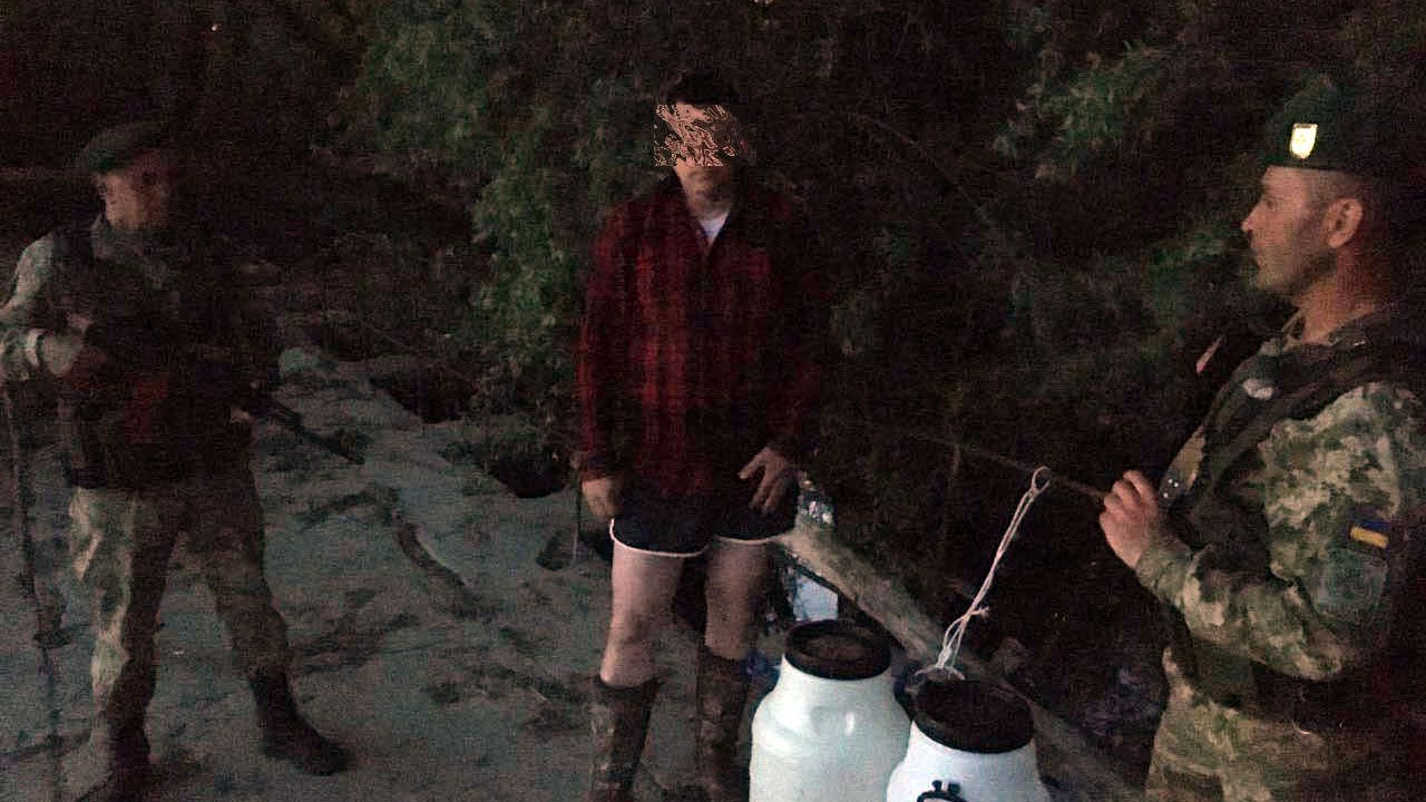 Норвежець у незвичний спосіб намагався перетнути українсько-румунський кордон: фото Норвежець у незвичний спосіб намагався перетнути українсько-румунський кордон: фото