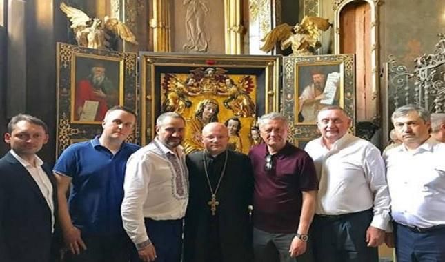 Антикорупціонер Холодницький засвітився на фото зі скандальним Дубневичем у Львові Антикорупціонер Холодницький засвітився на фото зі скандальним Дубневичем у Львові