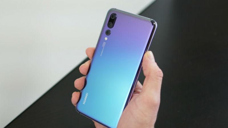 Блогер испытал на прочность Huawei P20 Pro: видео Блогер испытал на прочность Huawei P20 Pro: видео