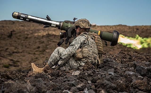 Эксперт рассказал о неприятных воспоминаниях командования России, которые вызовут "Джавелины" Эксперт рассказал о неприятных воспоминаниях командования России, которые вызовут "Джавелины"