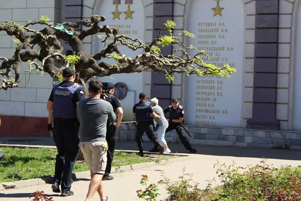 Одеса 1 травня активісти поліція напад