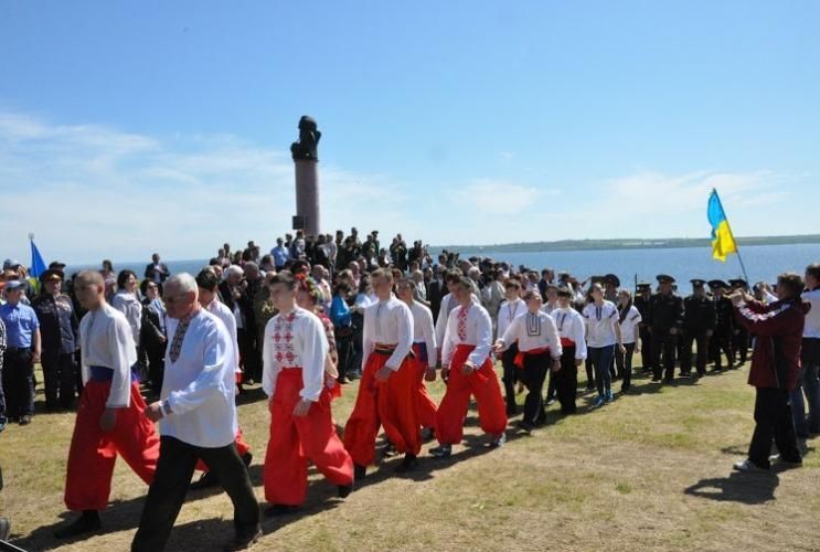 Тисячі туристів з'їхались на річницю Кам'янської Січі у Херсоні