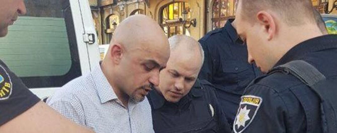 Избиение Найема: разыскиваемый полицией нападавший уже в Баку