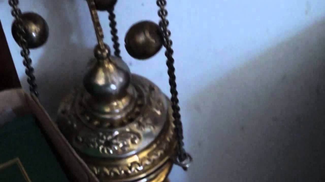 В Киеве юноша похитил из церкви кадило, ладан и Евангелие