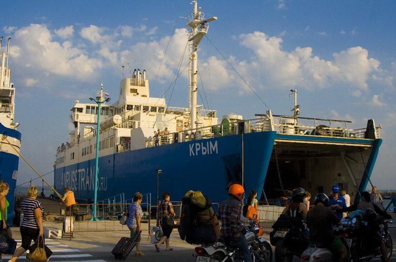 За місяць понад два десятки російських суден незаконно побували у Криму За місяць понад два десятки російських суден незаконно побували у Криму