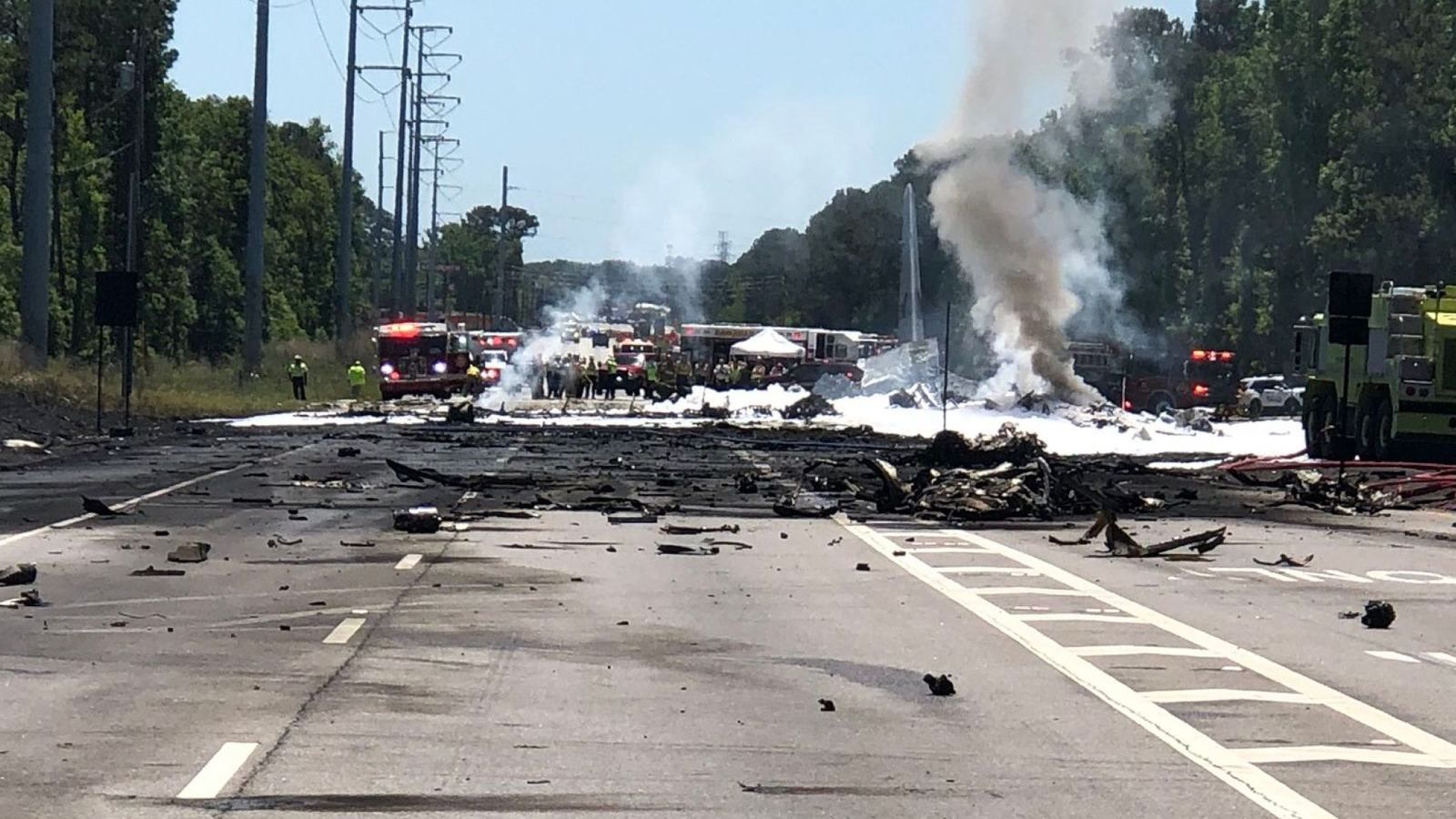 Страшна авіакатастрофа сталася біля аеропорту у США: багато загиблих Страшна авіакатастрофа сталася біля аеропорту у США: багато загиблих