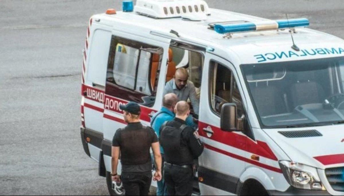 Побиття Мустафи Найєма: стало відомо, як четвертий підозрюваний встиг швидко виїхати з України Побиття Мустафи Найєма: стало відомо, як четвертий підозрюваний встиг швидко виїхати з України