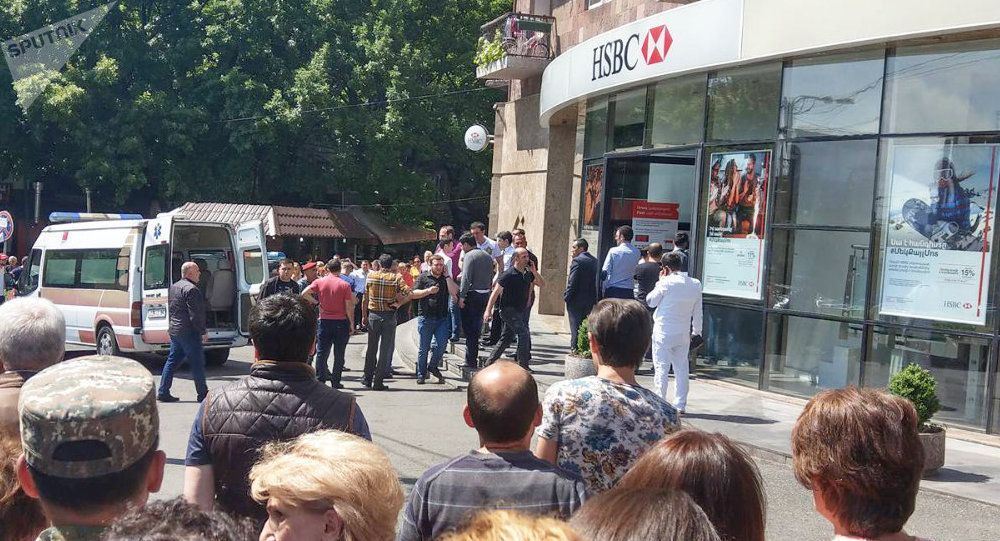 В центре Еревана стрельба: есть информация о жертвах