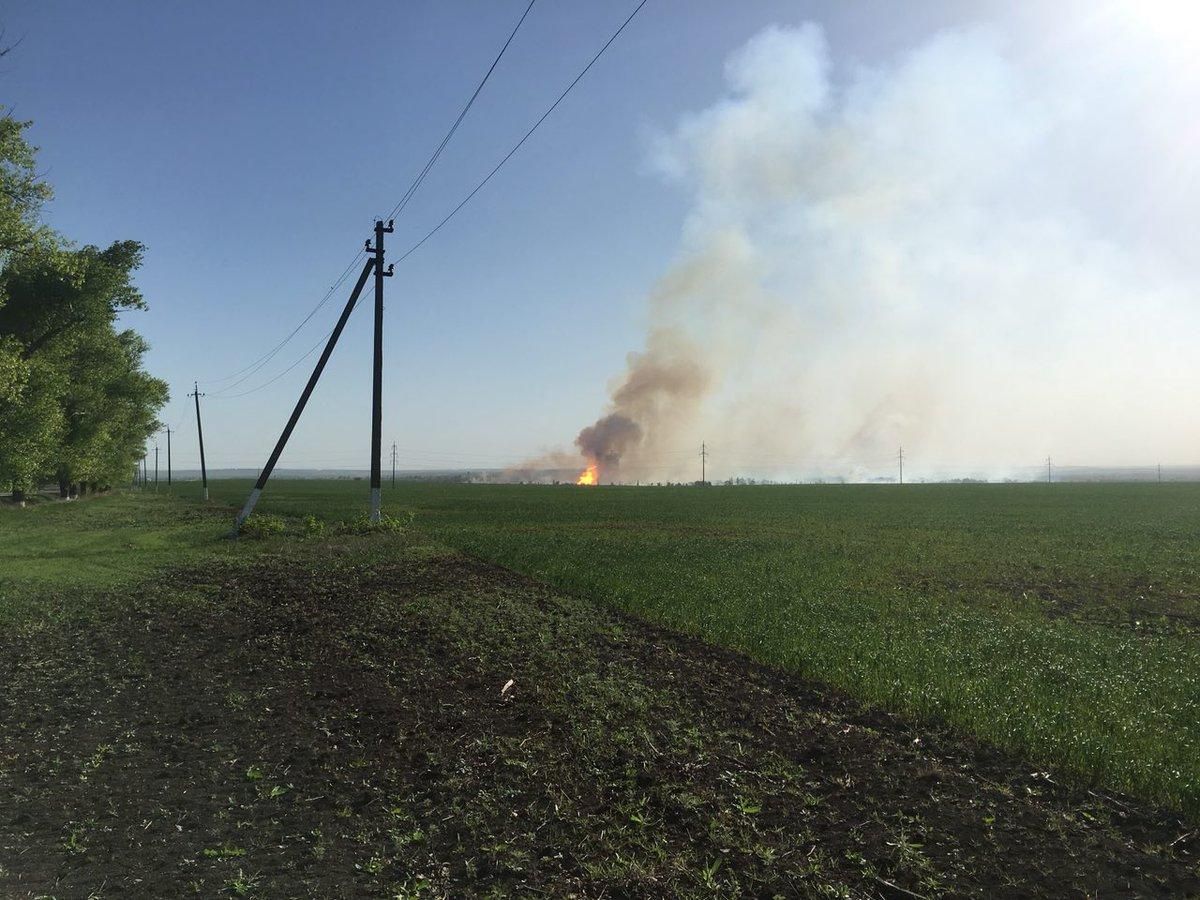 До гасіння пожежі у Балаклії залучили авіацію