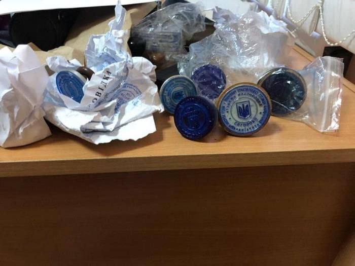 "Оборотни в погонах" и "черные риэлторы": в Херсоне разоблачили опасную банду "Оборотни в погонах" и "черные риэлторы": в Херсоне разоблачили опасную банду