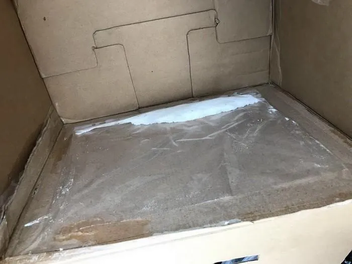 Працівники СБУ знайшли 5 кілограмів кокаїну в коробках з-під роликів