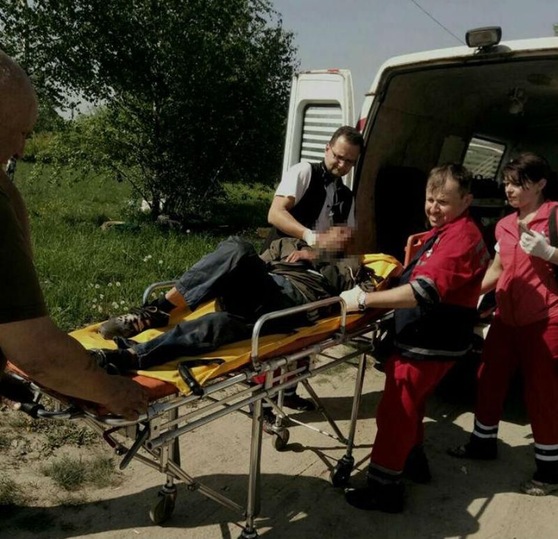 На Львівщині три дні у полі пролежав литовець, якому паралізувало ноги