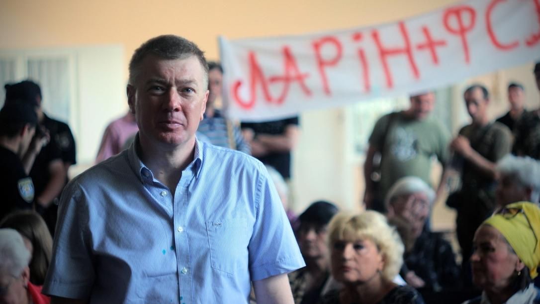 Одіозного депутата від "Опоблоку" зеленкою зустріли у Кропивницькому 