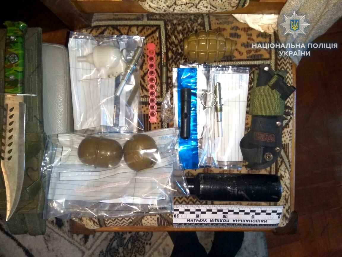 Из-за пьяного вооруженного АТОшника в Ровно пришлось эвакуировать жителей многоэтажки Из-за пьяного вооруженного АТОшника в Ровно пришлось эвакуировать жителей многоэтажки