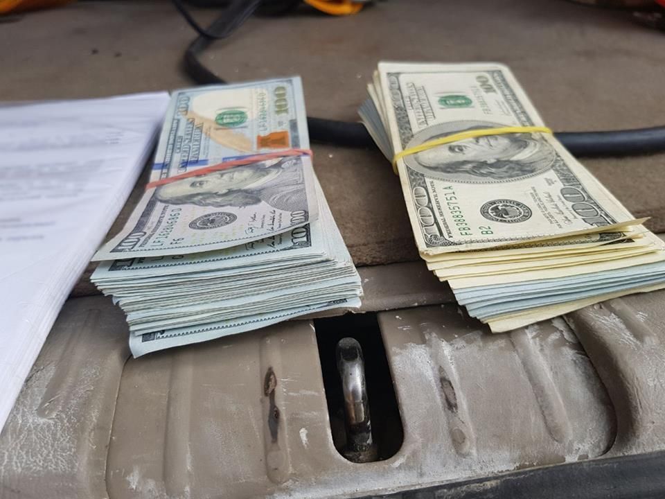 Взяточник умер во время получения денег: детали Взяточник умер во время получения денег: детали