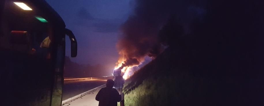 У Хорватії загорівся автобус з польськими паломниками У Хорватії загорівся автобус з польськими паломниками