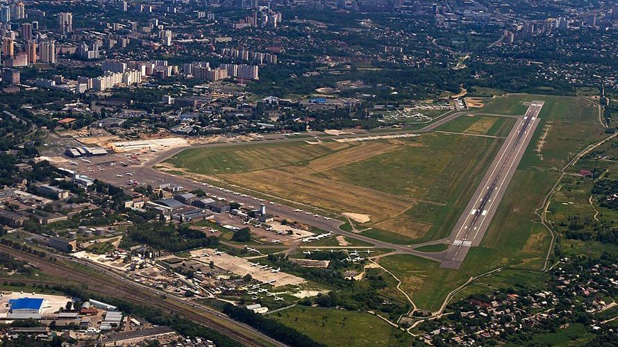 Міжнародний аеропорт "Київ" у Жулянах хочуть закрити на реконструкцію