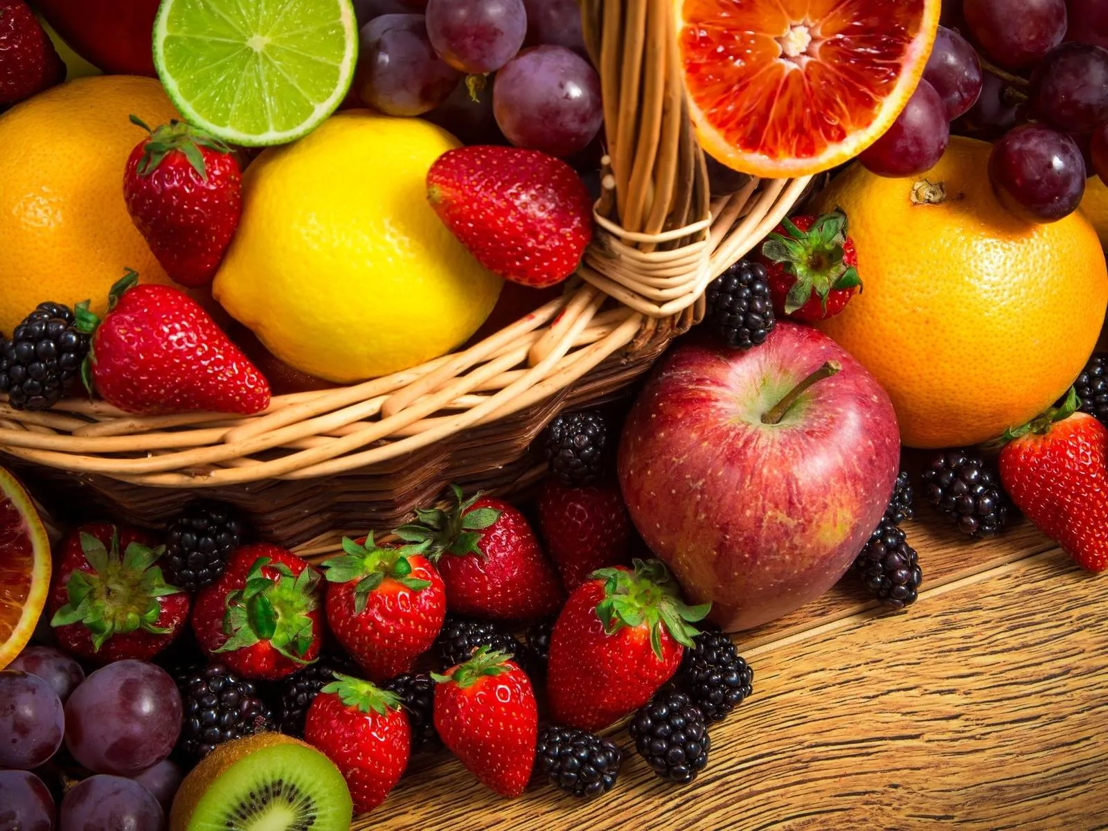 Солодкі фрукти краще споживати у першій половині дня