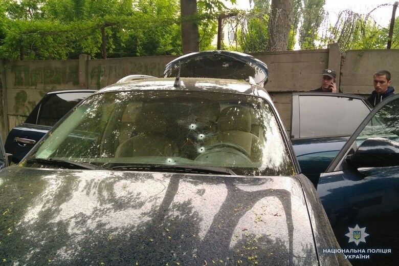 У Києві обстріляли авто бізнесмена, який постачає пальне до поліції і Держуправління справами