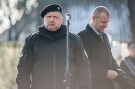 Уроків історії не можна забувати, – Турчинов порівняв війну на Донбасі із Другою світовою