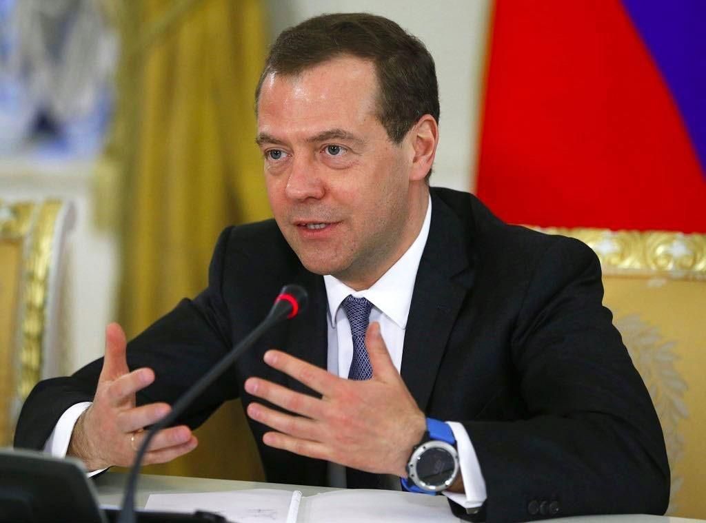 Медведев хочет повысить пенсионный возраст россиян