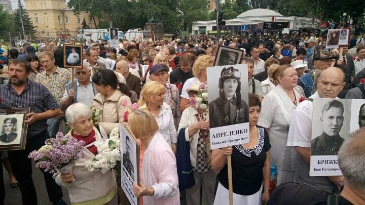 У Києві під час маршу "Безсмертного полку" затримали двох проукраїнських активістів