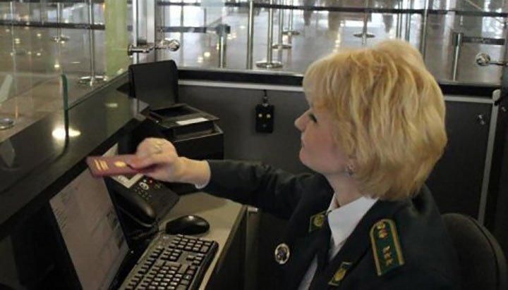 В "Борисполі" затримали росіянку, яку Інтерпол розшукував за проституцію В "Борисполі" затримали росіянку, яку Інтерпол розшукував за проституцію