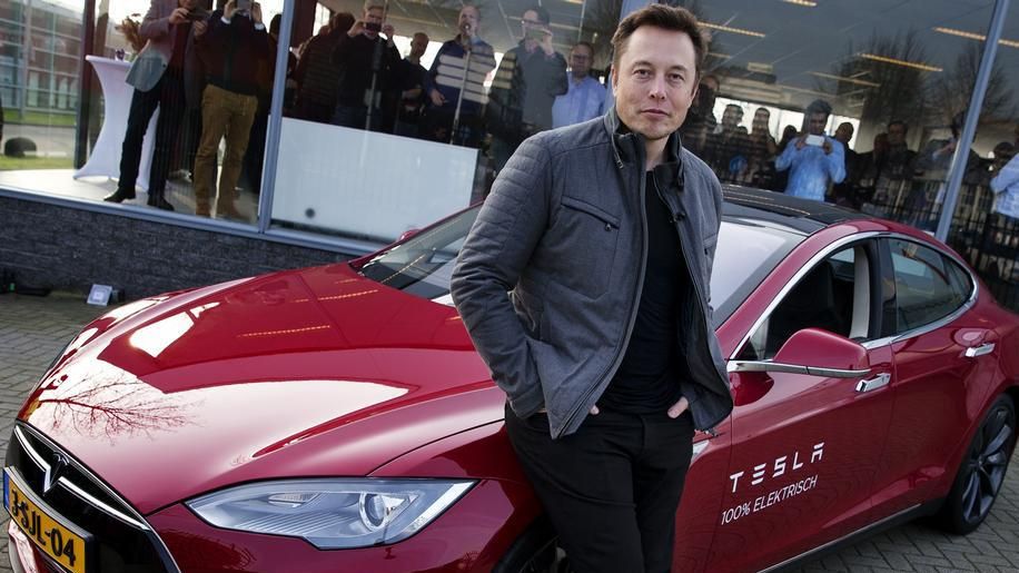 Маск викупив 33 тисячі акцій компанії Tesla за 9,9 мільйона доларів
