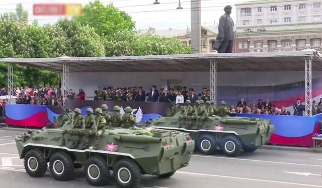 В Украине СМИ транслировали "военный парад "ДНР": Турчинов инициирует санкции
