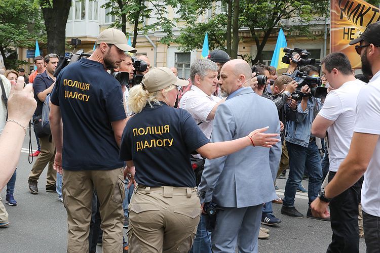 Як минуло 9 травня в Україні: затримано 28 людей, порушено 5 справ