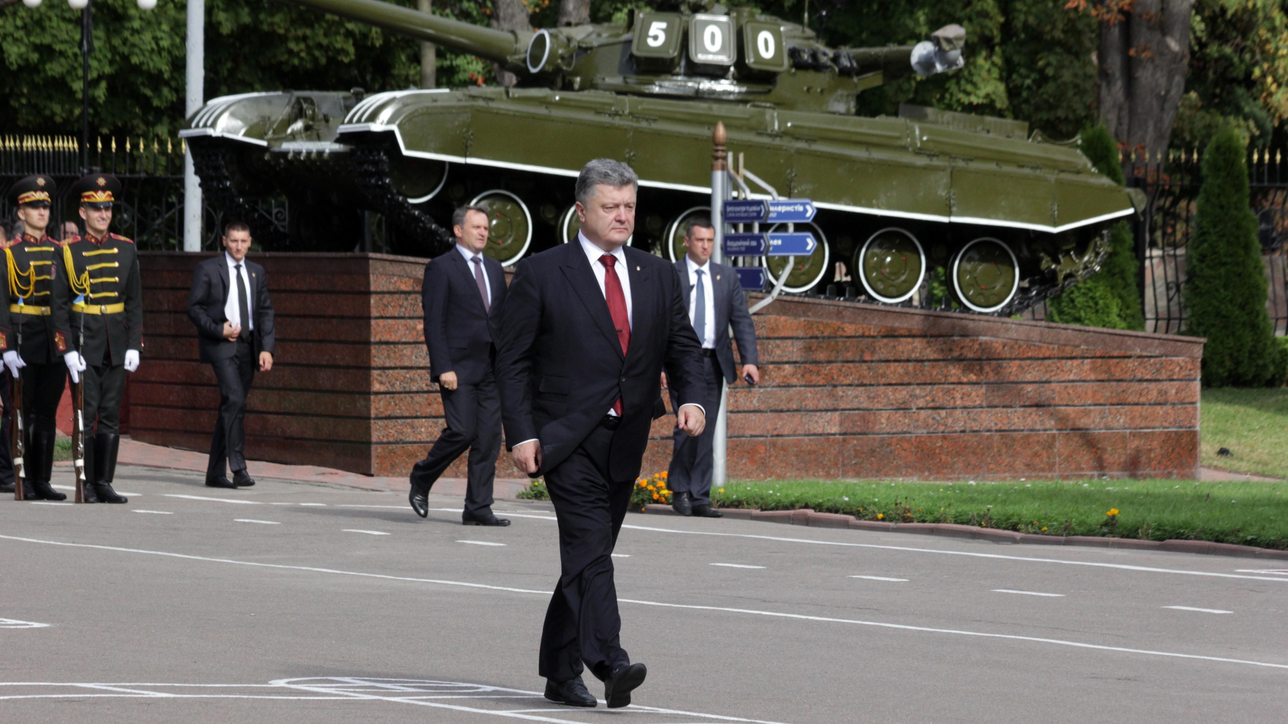 Порошенко сделал важное заявление относительно участия призывников в Операции Объединенных сил