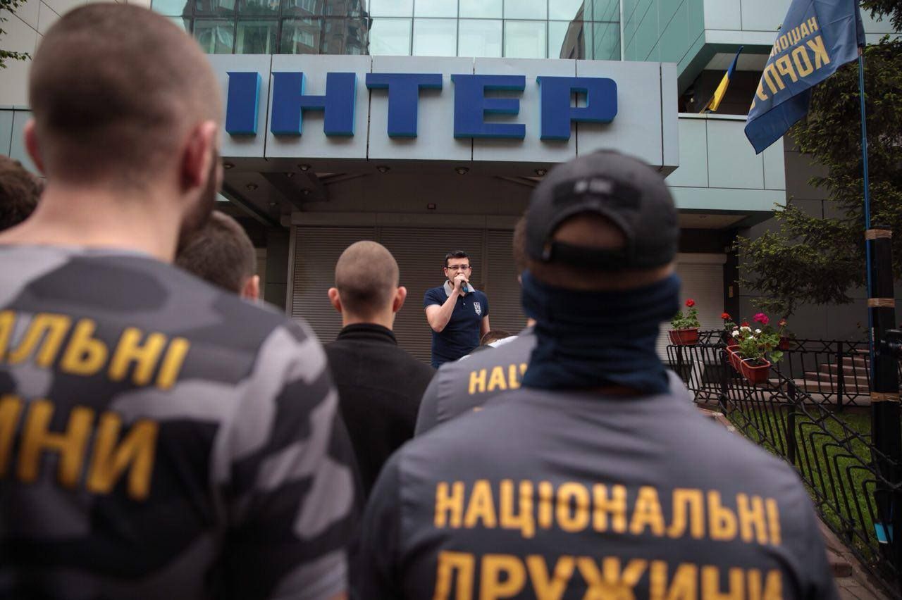 За скандальный концерт на "Интере" националисты идут домой к Левочкину