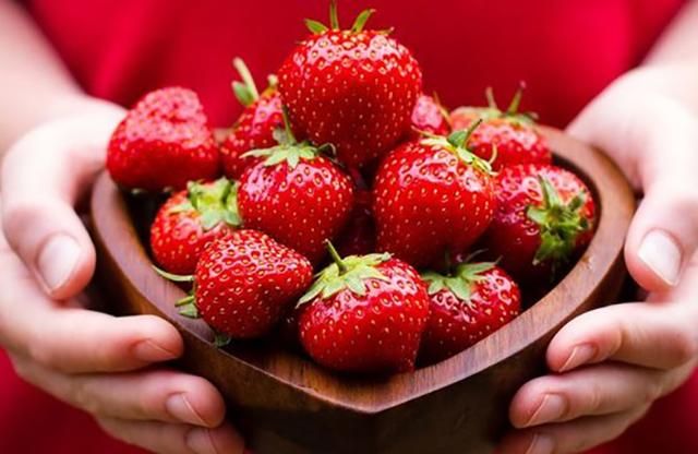 Скільки коштують ягоди на ринках України: ціни на черешні, полуниці та суниці Скільки коштують ягоди на ринках України: ціни на черешні, полуниці та суниці