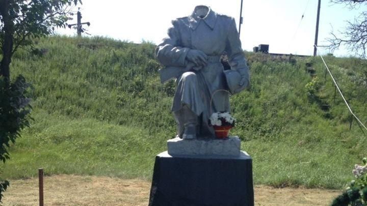 На Волині "обезголовили" пам'ятник невідомому солдату: у Нацкорпусі зробили заяву