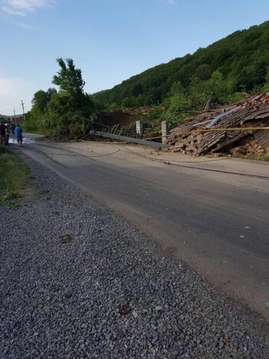 Зсув ґрунту Закарпаття Зсув ґрунту Закарпаття