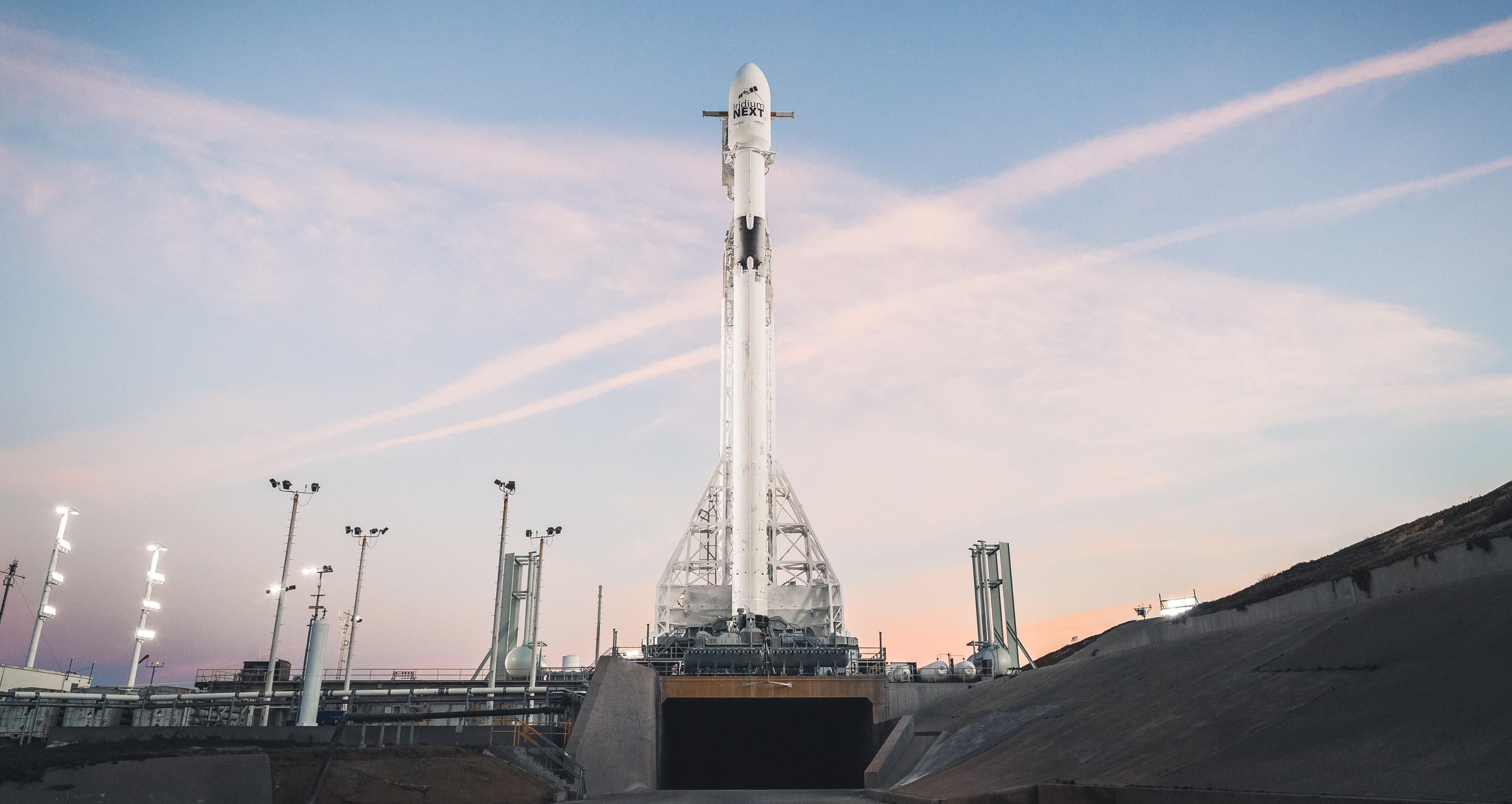 Space X перенесла запуск Falcon 9 Block 5 - 11 мая 2018 - Телеканал новостей 24 Space X перенесла запуск Falcon 9 Block 5 - 11 мая 2018 - Телеканал новостей 24